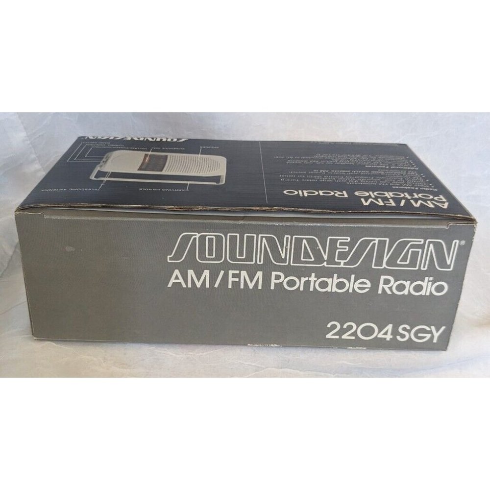 NOS Soundesign Radio Portable AM FM Battery Gray 2204 SGY Prop Vintage Retro NIB - Picture 6 of 16